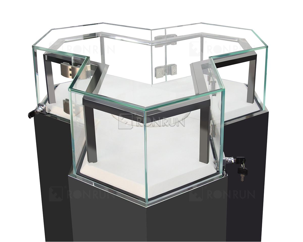 Jewelry Store Showcases Innovative Design Island Display Case